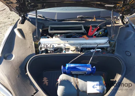 2023 Tesla Model S Dual Motor All-Wheel Drive/Standard Range z USA, uszkodzony, nr VIN 5YJSA1E58PF527053